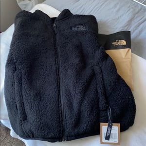 NWT Northface Women’s Black Sherpa Zip up jacket